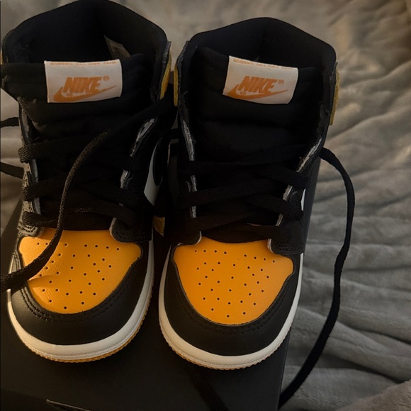 Jordan Kids Sneakers - Black and yellow - Picture 4 of 6